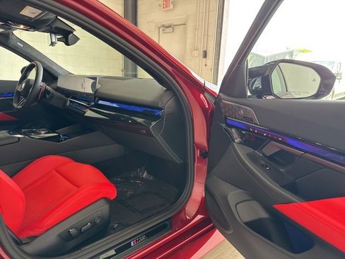 Used 2025 BMW M5 w/ Carbon Package image 55