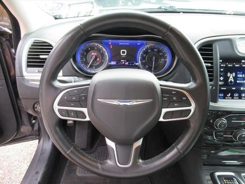 Used 2019 Chrysler 300 Touring w/ Quick Order Package 2EF image 16