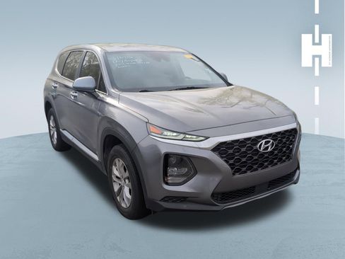 Used 2019 Hyundai Santa Fe SE image 1