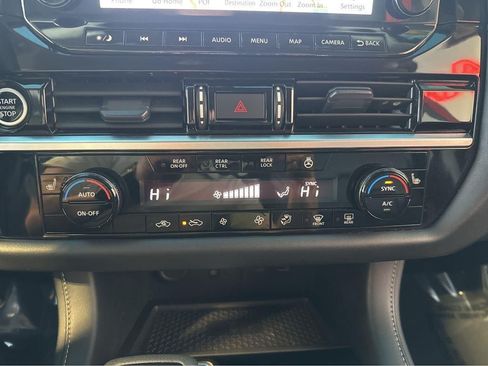 Used 2023 Nissan Pathfinder SL AWD/4WD image 20