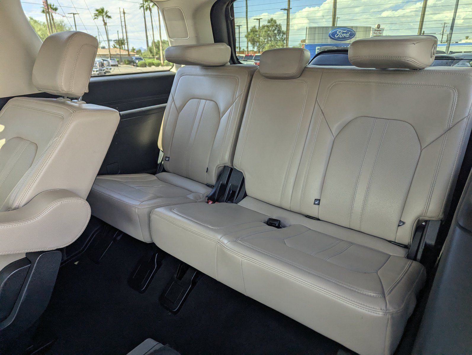 Certified 2024 Ford Expedition Limited RWD image 9