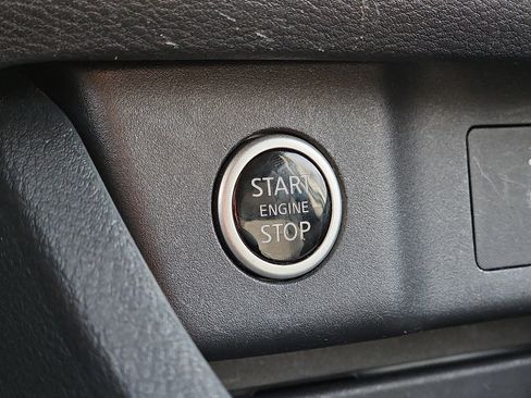 Certified 2023 Nissan Rogue SV image 21