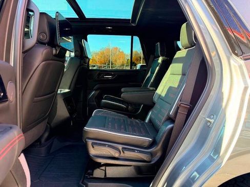 Used 2025 GMC Yukon AT4 Ultimate w/ LPO, Floor Liner Package AWD/4WD image 34