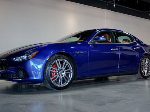 Used 2017 Maserati Ghibli S Q4 AWD/4WD image 3