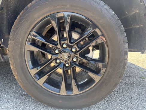 Used 2024 Ford Expedition XLT AWD/4WD image 28