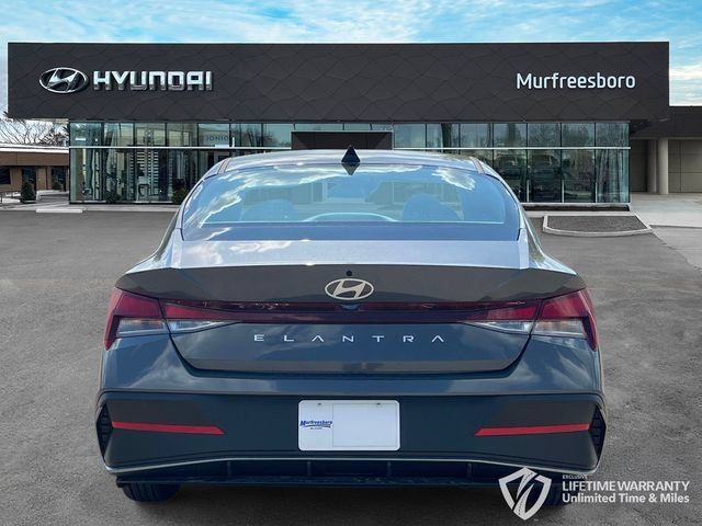 New 2026 Hyundai Elantra SE FWD image 6