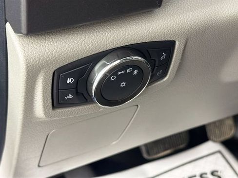 Used 2017 Ford F150 XLT AWD/4WD image 10