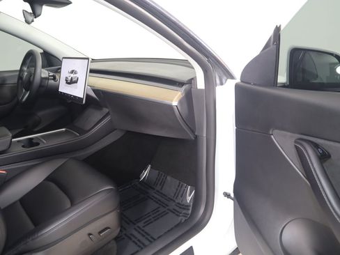 Used 2022 Tesla Model Y Performance AWD/4WD image 38