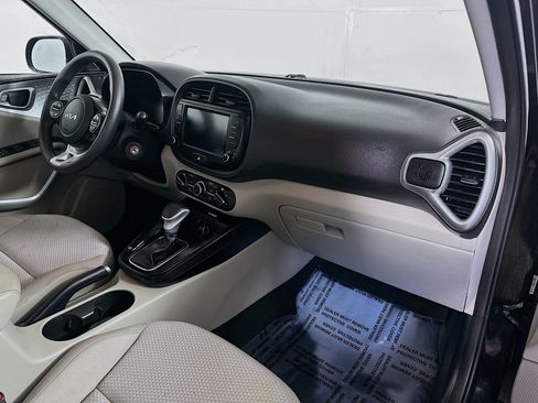 Certified 2023 Kia Soul LX w/ LX Technology Package image 26
