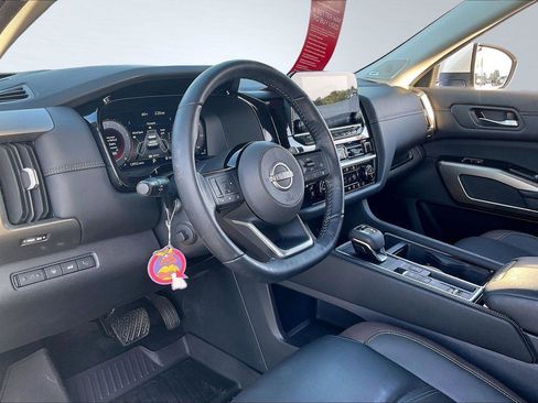 Certified 2024 Nissan Pathfinder Platinum w/ Cargo Package image 15