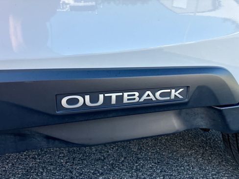 Used 2025 Subaru Outback Premium AWD/4WD image 31