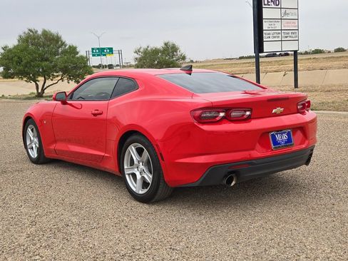 Used 2022 Chevrolet Camaro LT RWD image 3