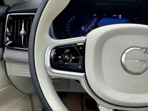 New 2026 Volvo XC90 B5 Ultra w/ Protection Package Premier image 21