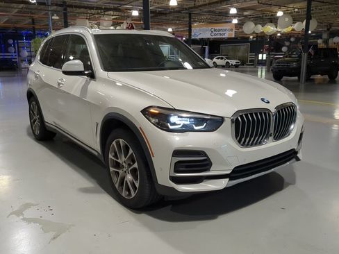 Used 2022 BMW X5 xDrive40i w/ Premium Package AWD/4WD image 5