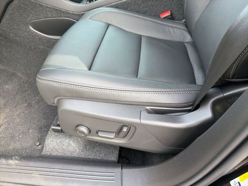 New 2026 Volvo XC40 B5 Core w/ Protection Package Premier image 11