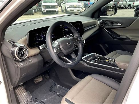 Used 2025 Chevrolet Equinox LT w/ Convenience Package II FWD image 8