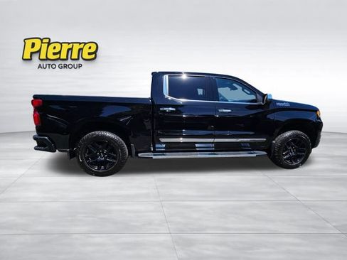 Used 2022 Chevrolet Silverado 1500 High Country w/ Technology Package AWD/4WD image 6