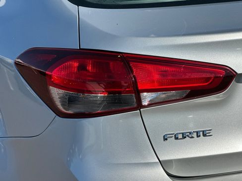 Used 2017 Kia Forte LX image 24