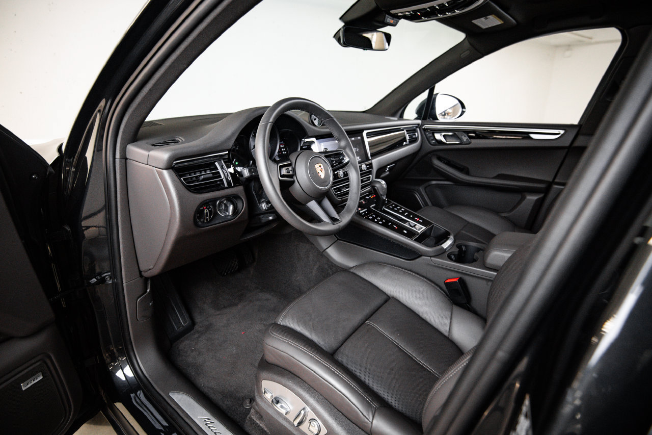 Certified 2026 Porsche Macan S AWD/4WD image 4