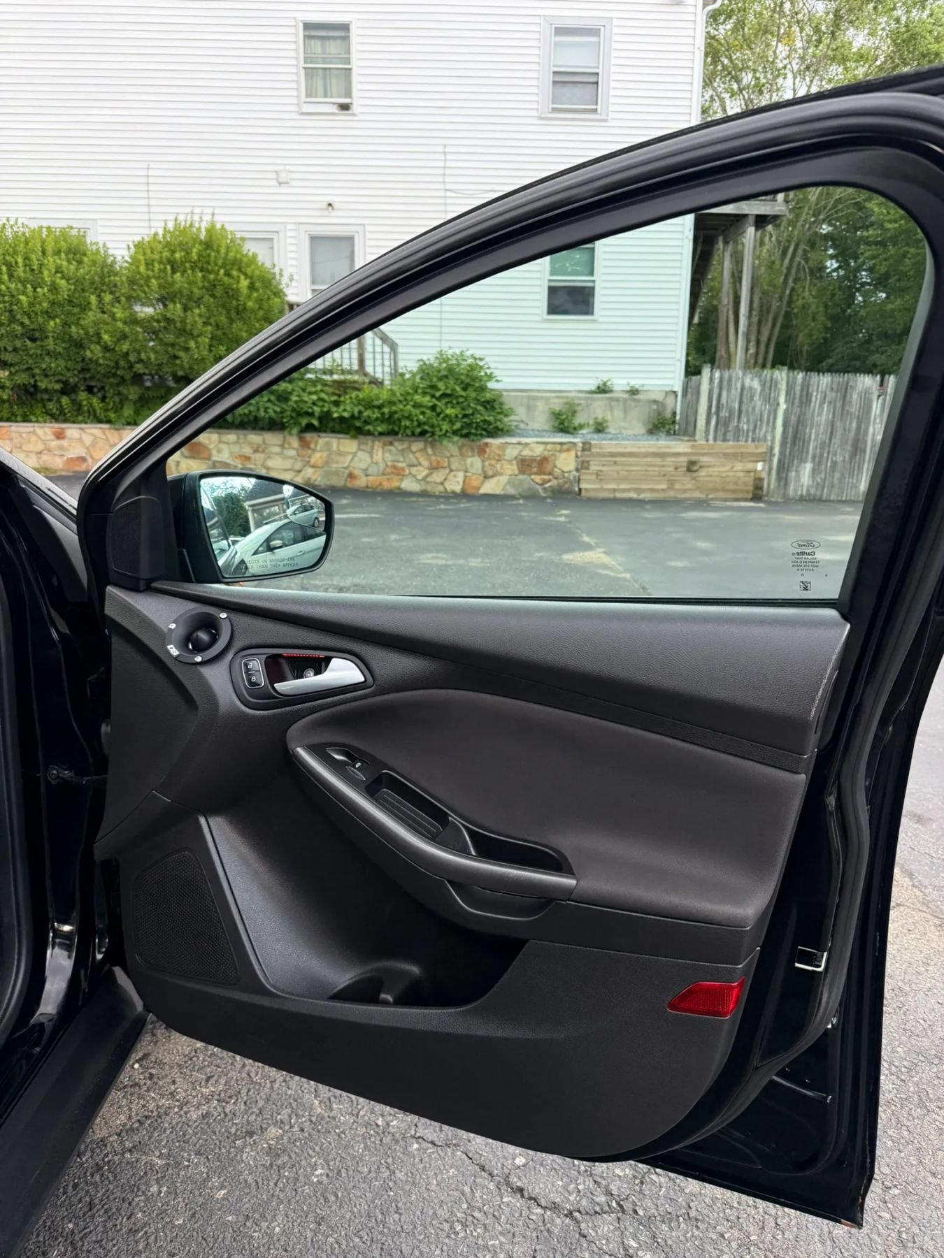 Used 2016 Ford Focus SE w/ Equipment Group 201A FWD image 23
