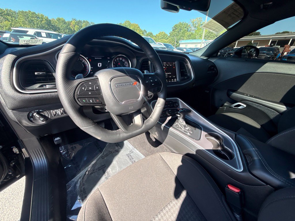 Used 2022 Dodge Challenger R/T Scat Pack w/ Dynamics Package RWD image 12