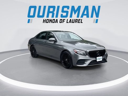 Used 2017 Mercedes-Benz E 300 4MATIC image 2