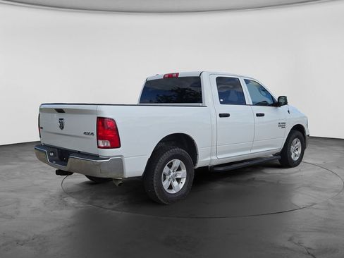 Used 2022 RAM 1500 Classic SLT AWD/4WD image 9