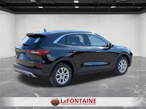 Used 2023 Ford Escape Active image 5