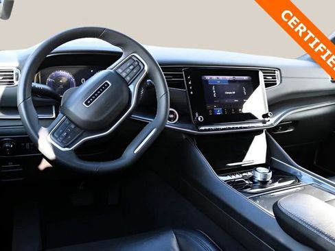 Used 2024 Jeep Wagoneer 4WD w/ Convenience Group I image 13