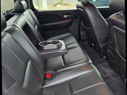 Used 2011 GMC Sierra 3500 SLT image 7