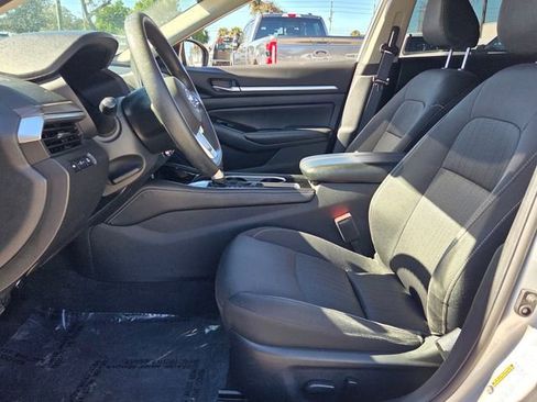 Used 2023 Nissan Altima 2.5 SV image 12