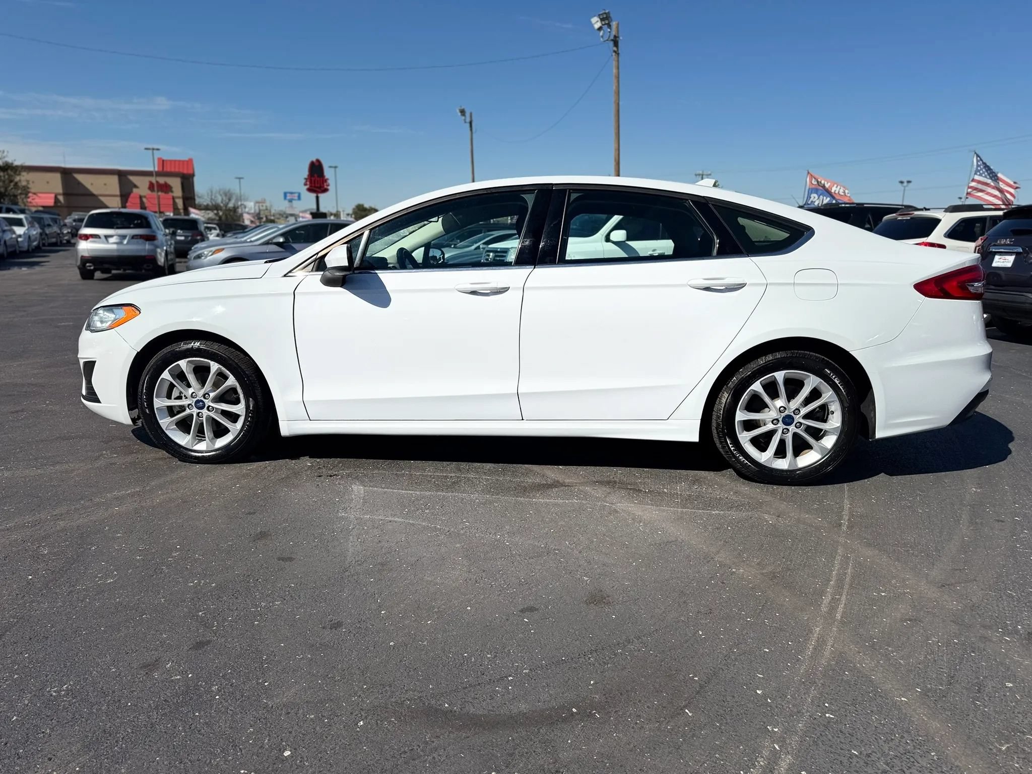 Used 2020 Ford Fusion SE FWD image 6