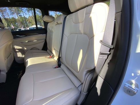 New 2025 Jeep Grand Cherokee Limited w/ Trailer Tow Package image 12