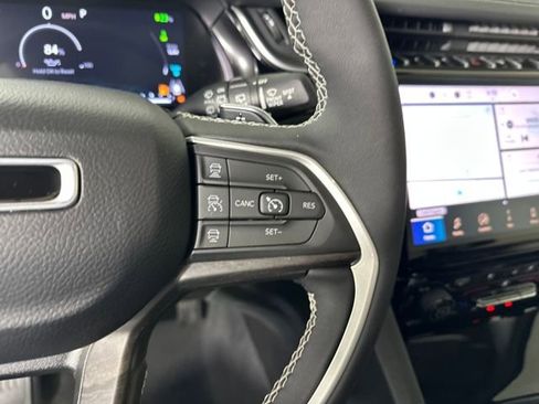 Used 2022 Jeep Grand Cherokee Limited 4xe w/ Luxury Tech Group II image 16