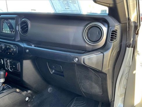 Used 2020 Jeep Gladiator Sport w/ Quick Order Package 24S image 16