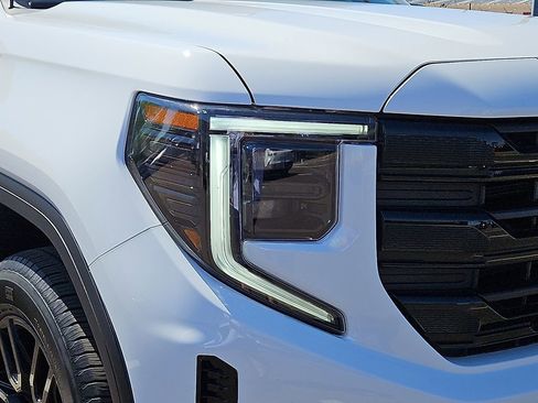 Used 2024 GMC Sierra 1500 Elevation AWD/4WD image 8