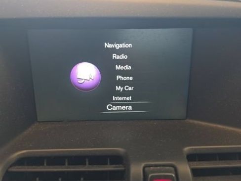 Used 2016 Volvo XC60 T5 Premier w/ Proximity Package FWD image 11