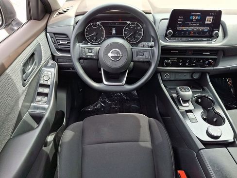 Used 2023 Nissan Rogue S AWD/4WD image 11