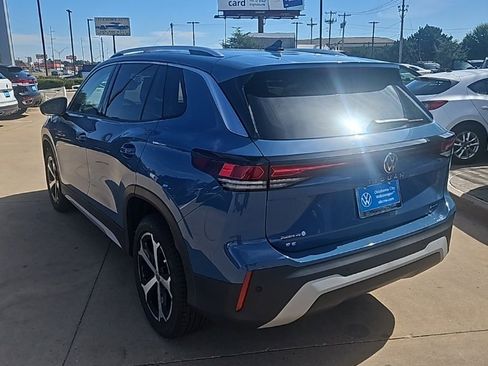 New 2025 Volkswagen Tiguan SE image 7