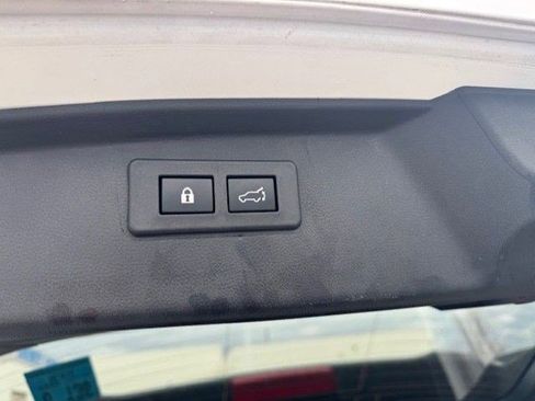 Used 2025 Subaru Outback Premium image 11