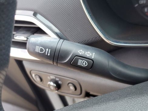 Used 2023 Chevrolet TrailBlazer LT FWD image 30