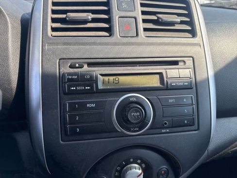 Used 2014 Nissan Versa SV image 25