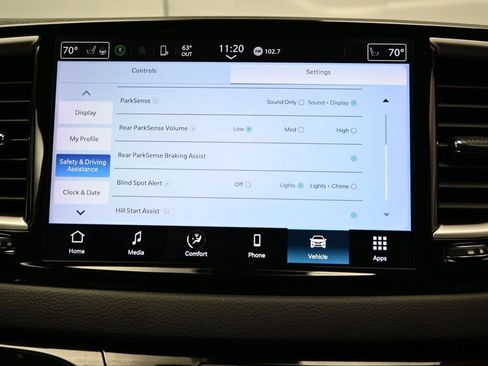 Used 2023 Chrysler Pacifica Touring-L FWD image 40