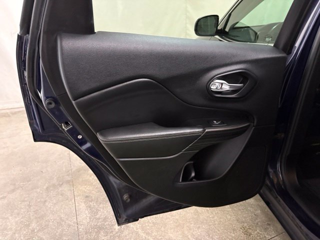Used 2014 Jeep Cherokee Limited AWD/4WD image 23