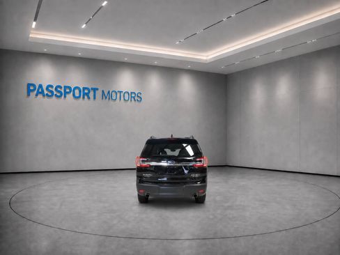 Used 2024 Subaru Ascent Limited w/ Technology Package AWD/4WD image 5
