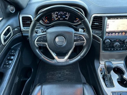 Used 2017 Jeep Grand Cherokee Overland image 15