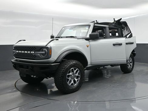Used 2021 Ford Bronco Badlands image 65