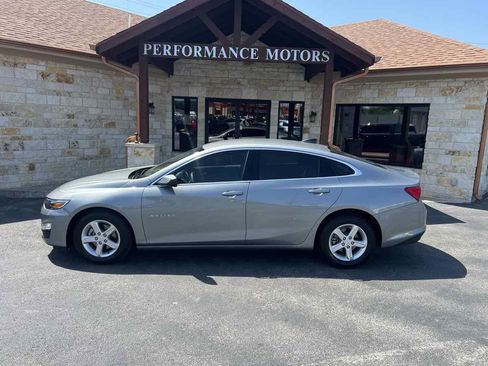 Used 2024 Chevrolet Malibu LS FWD image 2