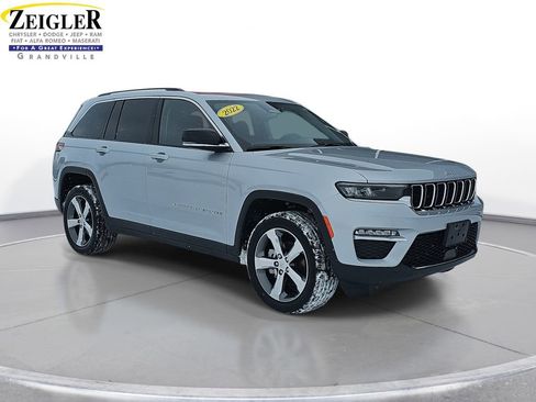 Used 2022 Jeep Grand Cherokee Limited w/ Trailer Tow Prep Group (B) image 3