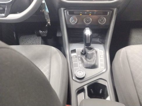 Used 2020 Volkswagen Tiguan S image 37